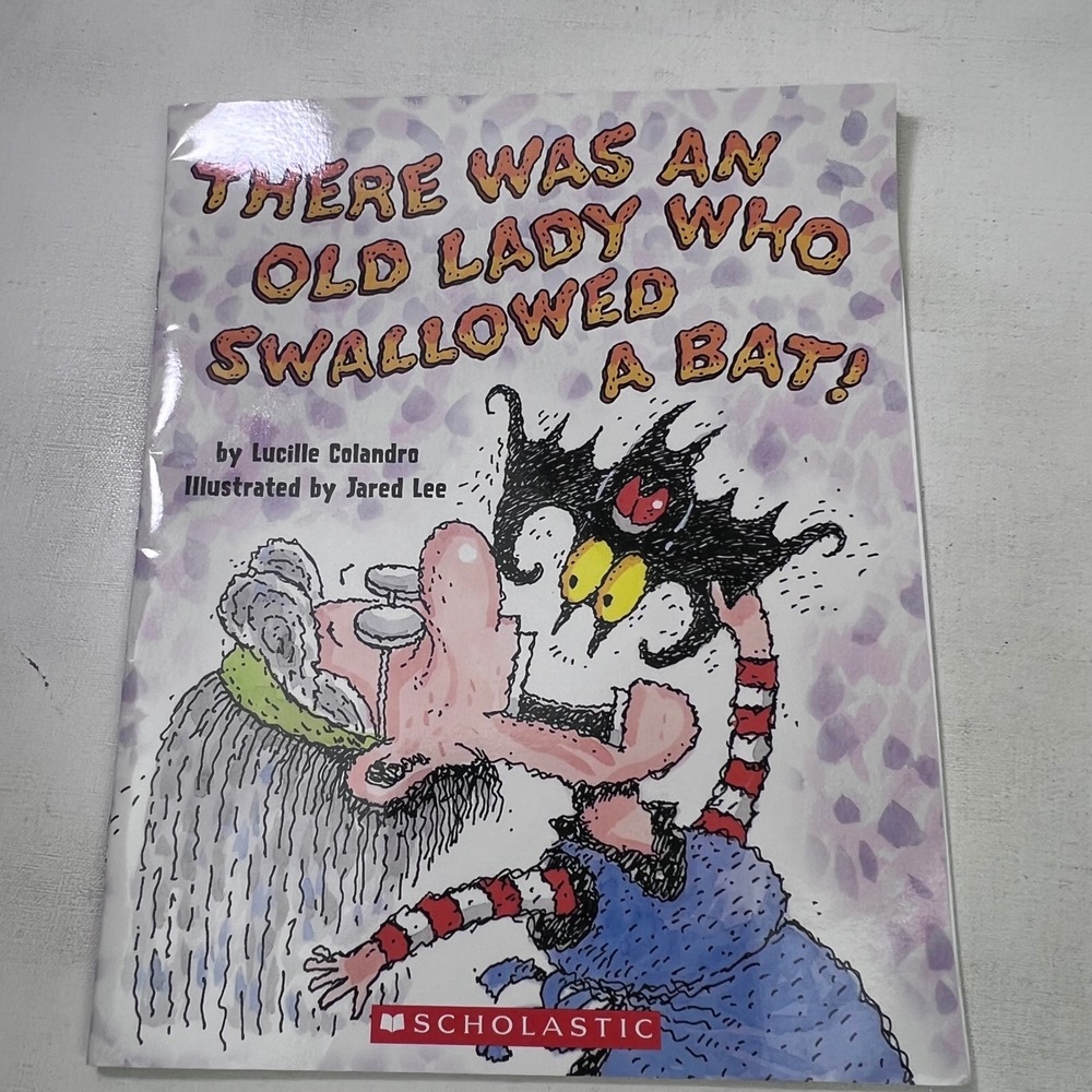 Scholastic There Was an Old Lady Who Swallowed a Bat Book & Audio CD Halloween - Picture 4 of 5